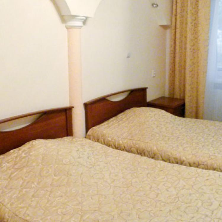 Спальные места в 2 местном 1 комнатном Улучшенном 1 категории, Корпус 2 в санатории Москва. Кисловодск